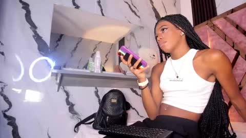 Tifanny online show from 12/22/25, 06:38