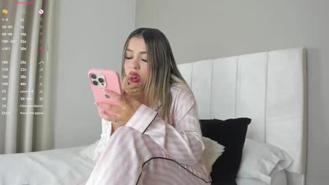 Snapshot of tifany_lopez69 chatting on 11/12/25, 11:36 TIFANNY LOPEZ online show from 11/12/25, 11:36