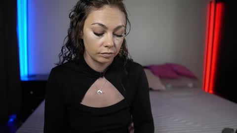 Tiffany online show from 02/18/25, 09:42