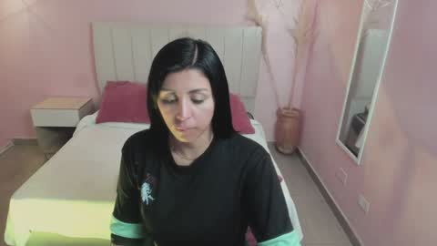 Snapshot of tiffani__love chatting on 01/16/25, 12:09 Tiffany online show from 01/16/25, 12:09
