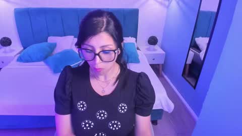 Snapshot of tiffani__love chatting on 02/13/25, 03:03 Tiffany online show from 02/13/25, 03:03