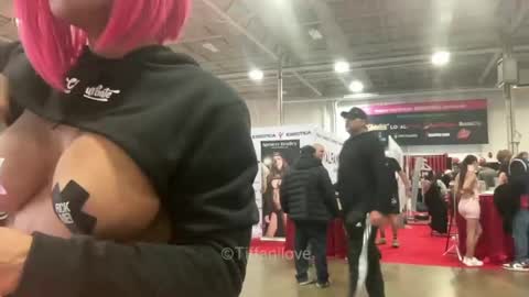 Snapshot of tiffanilove chatting on 12/07/24, 02:42 Tiffani Love online show from 12/07/24, 02:42