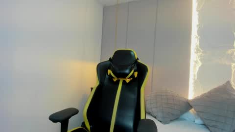 Snapshot of tiffanny_doll_ chatting on 04/07/26, 06:30 T I F F A N N Y online show from 04/07/26, 06:30
