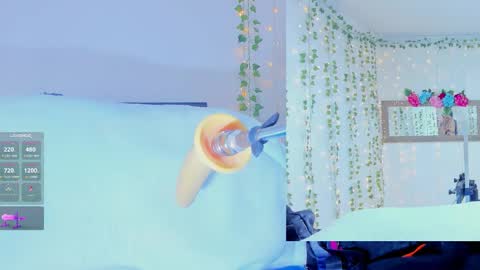 Tiffanny online show from 10/22/25, 08:14