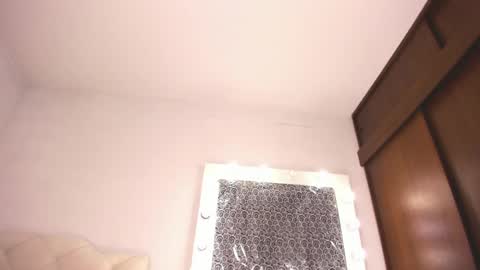 Tiff online show from 03/12/25, 06:07