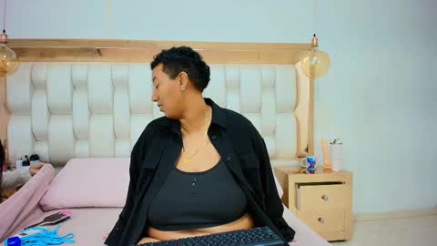 Snapshot of tiffantyandstacy chatting on 02/15/26, 09:41 Tiffany and Stacy online show from 02/15/26, 09:41