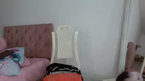 Snapshot of tiffany_beauty18 chatting on 03/09/25, 09:03 Tifanny online show from 03/09/25, 09:03