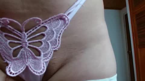 Snapshot of tiffany_beauty18 chatting on 09/30/25, 05:40 Tifanny online show from 09/30/25, 05:40