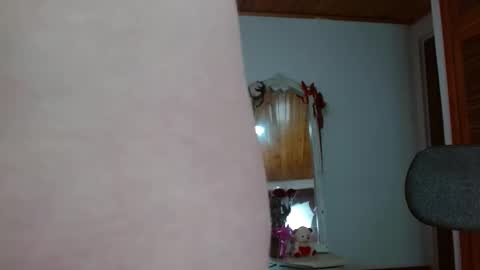 Snapshot of tiffany_beauty18 chatting on 10/12/25, 01:26 Tifanny online show from 10/12/25, 01:26