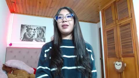 Snapshot of tiffany_beauty18 chatting on 10/26/25, 04:40 Tifanny online show from 10/26/25, 04:40