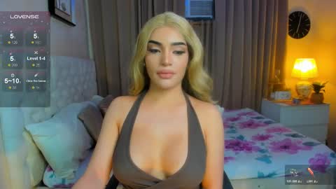 Snapshot of tiffany_cams chatting on 02/28/26, 08:37 Tiffany online show from 02/28/26, 08:37