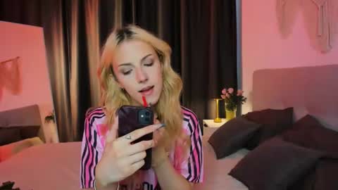 Snapshot of tiffany_king chatting on 07/23/26, 03:32 Tiffany online show from 07/23/26, 03:32