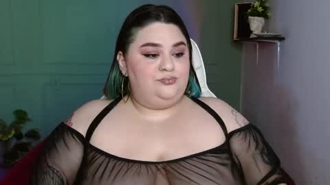 Snapshot of tiffany_laurens chatting on 01/03/25, 05:28 dont forget ask for custom vids online show from 01/03/25, 05:28