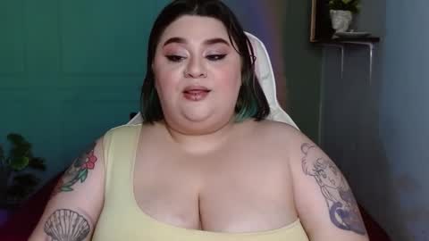 Snapshot of tiffany_laurens chatting on 01/11/25, 04:16 dont forget ask for custom vids online show from 01/11/25, 04:16