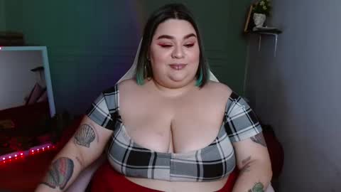 Snapshot of tiffany_laurens chatting on 01/31/25, 01:01 dont forget ask for custom vids online show from 01/31/25, 01:01