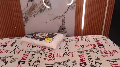 STEFANNY WELL online show from 12/03/25, 12:25