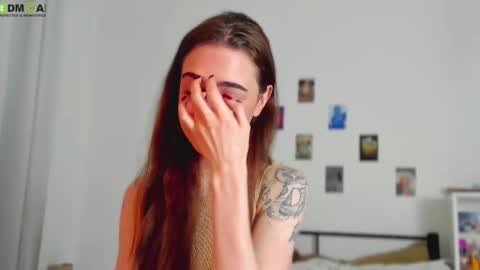 Snapshot of tiffany_loong chatting on 10/30/25, 11:27 tiffany online show from 10/30/25, 11:27