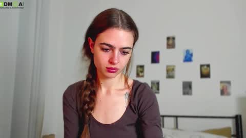 Snapshot of tiffany_loong chatting on 11/10/25, 11:48 tiffany online show from 11/10/25, 11:48