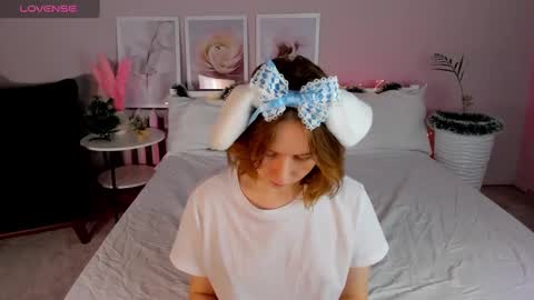 tiffany_roy online show from 12/29/24, 02:49