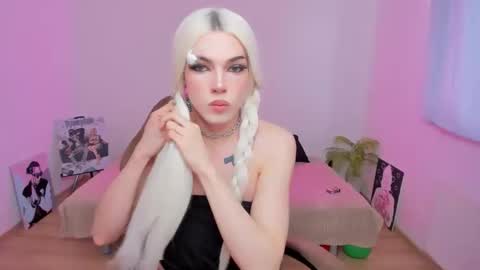 Snapshot of tiffany_smitch chatting on 09/22/25, 10:06 Tif online show from 09/22/25, 10:06