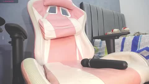 Snapshot of tiffany_teressa chatting on 02/17/25, 06:09 tiffany theressa online show from 02/17/25, 06:09