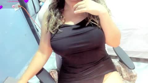 Snapshot of tiffany_teressa chatting on 09/10/25, 09:59 tiffany theressa online show from 09/10/25, 09:59