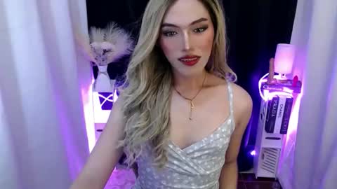 Snapshot of tiffany_welson chatting on 11/25/25, 07:03 tiffany online show from 11/25/25, 07:03