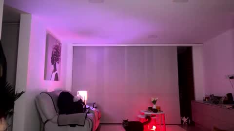  CAMI VELEZ camivelezz   online show from 09/21/25, 03:52