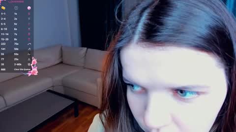 Snapshot of tiffanyfirth chatting on 01/09/26, 04:54 Veronika online show from 01/09/26, 04:54