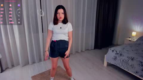 Snapshot of tiffanyfirth chatting on 01/11/26, 04:34 Veronika online show from 01/11/26, 04:34