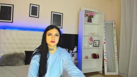 Tiffani online show from 03/25/26, 01:50