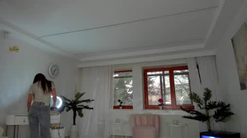 Tiffany Houston online show from 12/14/24, 05:40