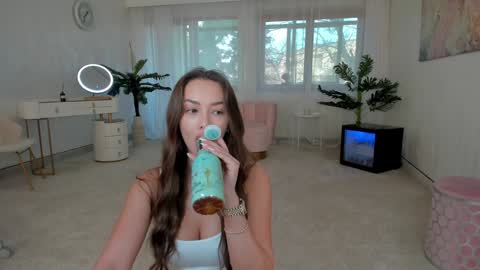 Tiffany Houston online show from 01/09/25, 06:48