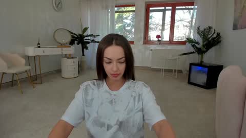 Tiffany Houston online show from 03/05/25, 07:16