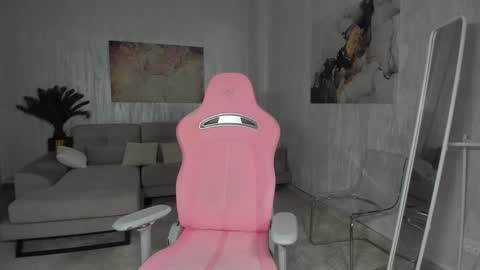 Tiffany Houston online show from 12/20/25, 05:20