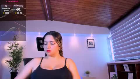 tiffanyhoustton online show from 07/29/26, 12:03