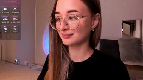 Tiffany online show from 10/28/25, 01:14