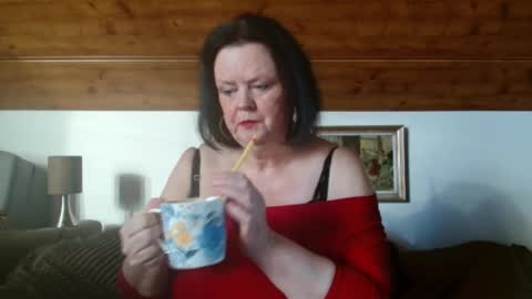 Snapshot of tiffanymature chatting on 10/22/25, 07:19 TiffanyMature online show from 10/22/25, 07:19