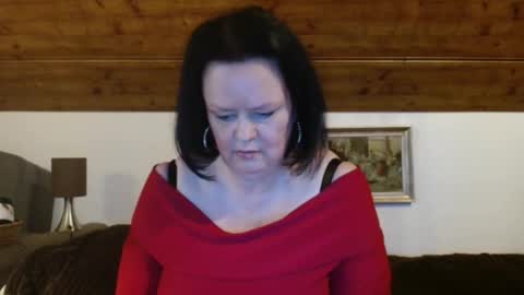 Snapshot of tiffanymature chatting on 10/26/25, 03:07 TiffanyMature online show from 10/26/25, 03:07