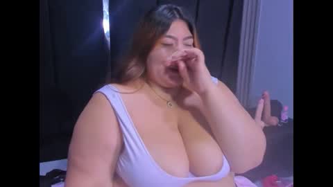 Snapshot of tiffanymonrow chatting on 05/05/26, 01:30 TiffanyMonrow online show from 05/05/26, 01:30