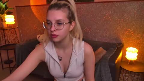 tiffanypeach online show from 05/03/26, 11:16