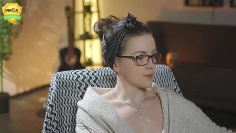 tiffanyriox online show from 03/25/26, 12:49