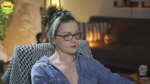 tiffanyriox online show from 04/03/26, 11:47