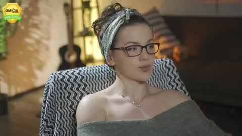 tiffanyriox online show from 04/18/26, 12:36