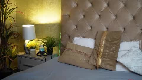 Snapshot of tiffanytrinity chatting on 11/02/25, 06:43 Tiffany online show from 11/02/25, 06:43