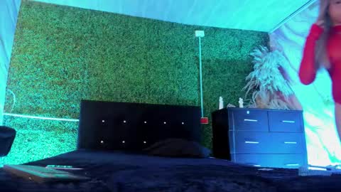 tiffanyy_deluxe online show from 02/23/26, 02:25