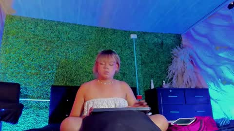 tiffanyy_deluxe online show from 02/28/26, 01:45