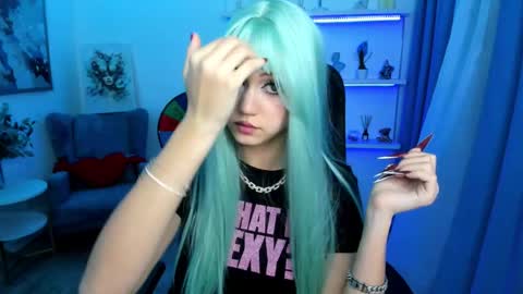 tiffanyyoun online show from 03/25/26, 06:36