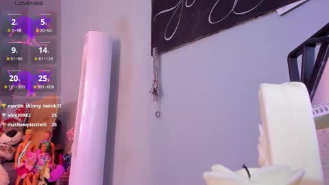 Snapshot of tiffbeautiful chatting on 01/10/25, 06:49 online show from 01/10/25, 06:49