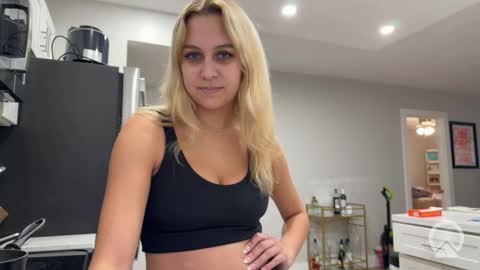 Tiffstreatsxoxo online show from 10/11/25, 05:33